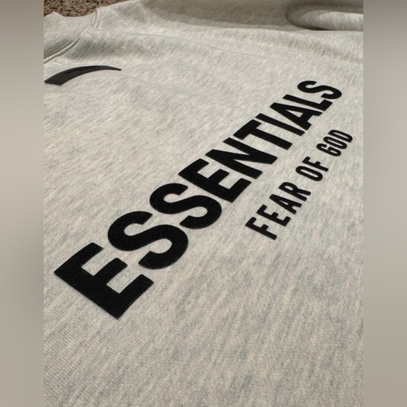 Essentials Fear Of God Oversized CrewNeck Relaxed Fit Sweatshirt Size Large - Picture 5 of 11